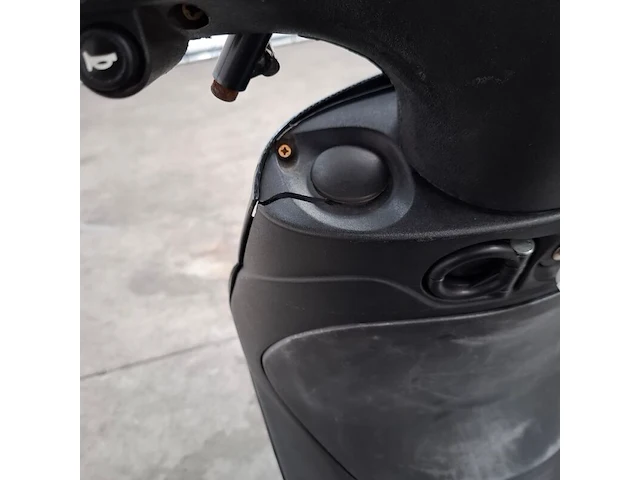 Bromfiets, piaggio, zip, 2019 - afbeelding 13 van  21