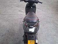 Bromfiets, piaggio, zip, 2019 - afbeelding 14 van  21