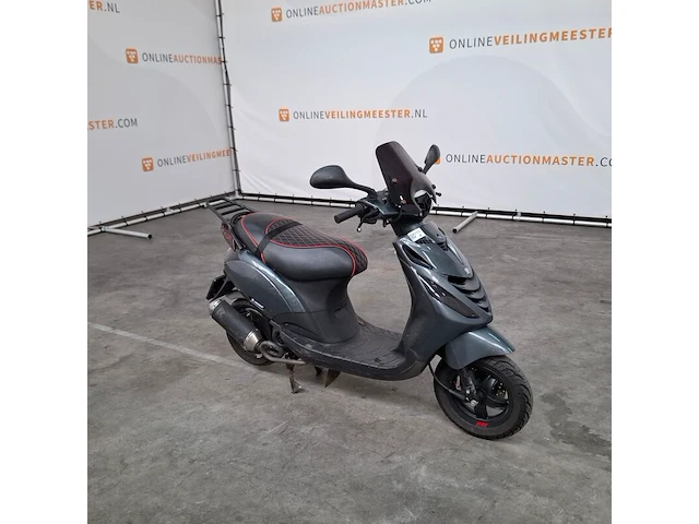 Bromfiets, piaggio, zip, 2019 - afbeelding 12 van  21