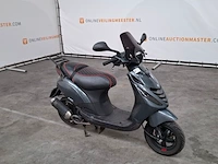 Bromfiets, piaggio, zip, 2019 - afbeelding 12 van  21