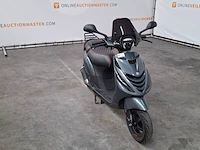 Bromfiets, piaggio, zip, 2019 - afbeelding 15 van  21