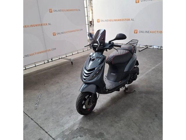 Bromfiets, piaggio, zip, 2019 - afbeelding 17 van  21