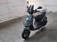Bromfiets, piaggio, zip, 2019 - afbeelding 17 van  21