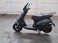 Bromfiets, piaggio, zip, 2019 - afbeelding 18 van  21