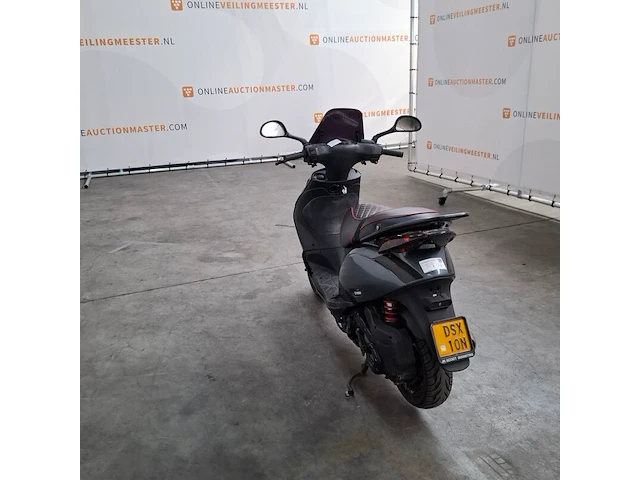 Bromfiets, piaggio, zip, 2019 - afbeelding 19 van  21