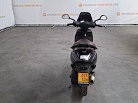 Bromfiets, piaggio, zip, 2019 - afbeelding 20 van  21