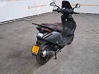 Bromfiets, piaggio, zip, 2019 - afbeelding 21 van  21