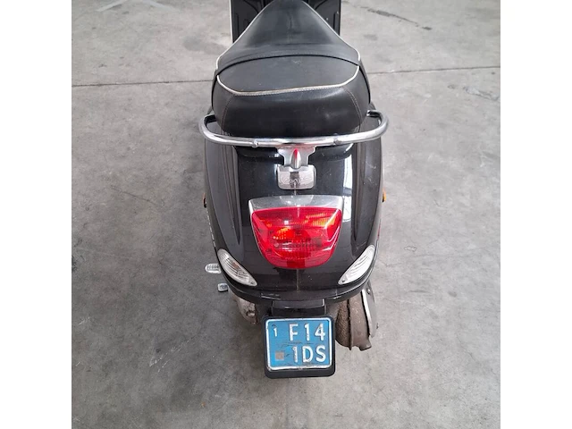 Bromfiets, vespa, lx 4t, 2011 - afbeelding 17 van  24