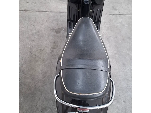 Bromfiets, vespa, lx 4t, 2011 - afbeelding 24 van  24
