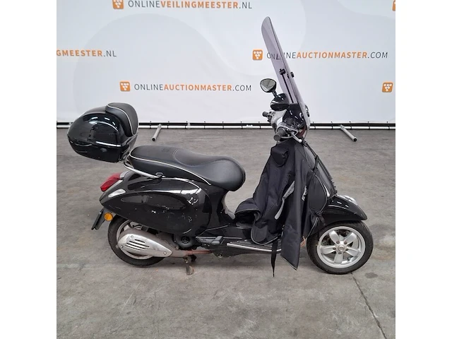 Bromfiets, vespa, primavera 4t, 2017 - afbeelding 1 van  25