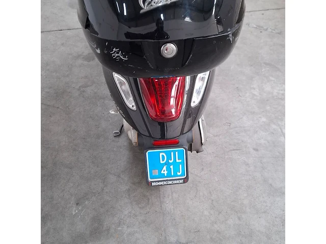 Bromfiets, vespa, primavera 4t, 2017 - afbeelding 18 van  25