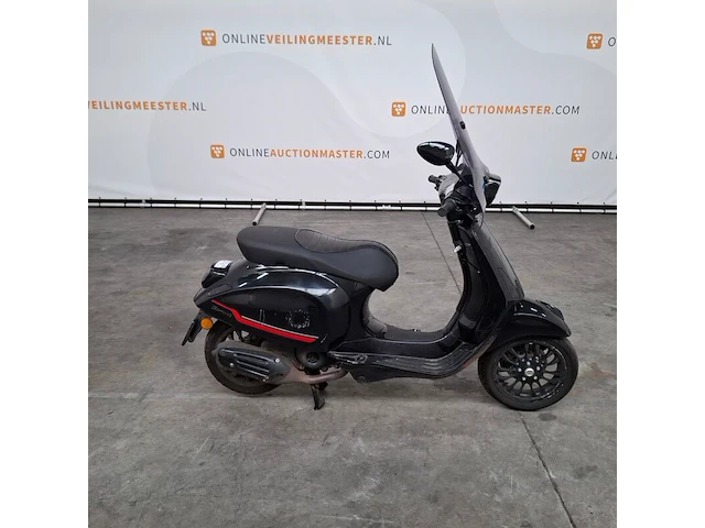 Bromfiets, vespa, snorscooter, 2022 - afbeelding 1 van  19