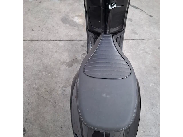 Bromfiets, vespa, snorscooter, 2022 - afbeelding 19 van  19