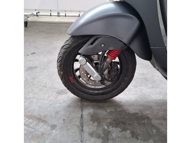 Bromfiets, vespa, sprint 50, 2018 - afbeelding 7 van  18