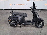 Bromfiets, vespa, sprint 50, 2019