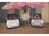Brommobielen, kunstbomen en planten, gevelbekleding, bloempotten