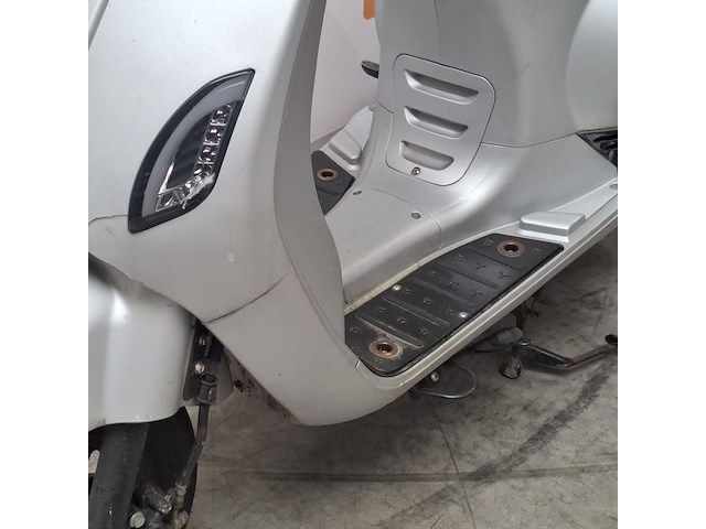 Bromscooter, gts, toscana, 2022 - afbeelding 26 van  38