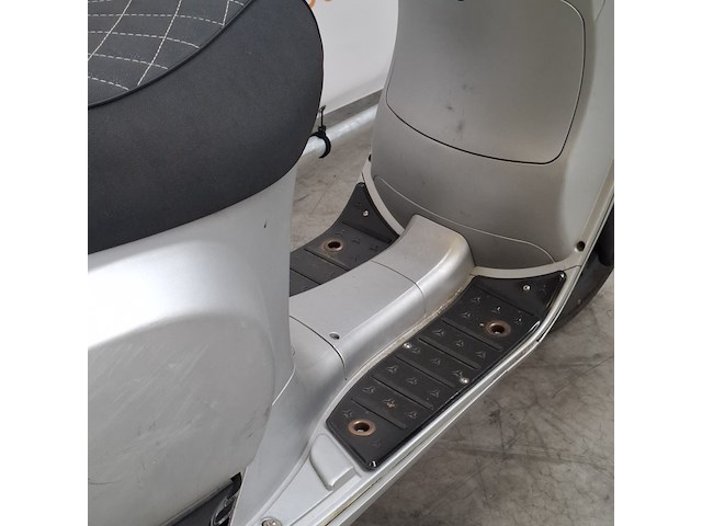 Bromscooter, gts, toscana, 2022 - afbeelding 36 van  38