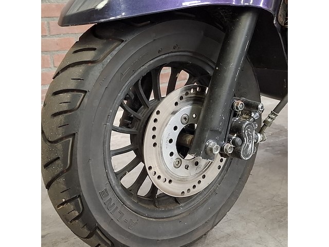 Bromscooter, la souris, sourini, 2019 - afbeelding 26 van  77