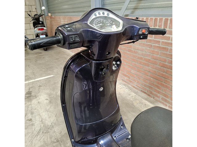 Bromscooter, la souris, sourini, 2019 - afbeelding 61 van  77