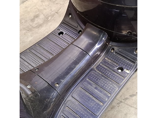 Bromscooter, la souris, sourini, 2019 - afbeelding 77 van  77