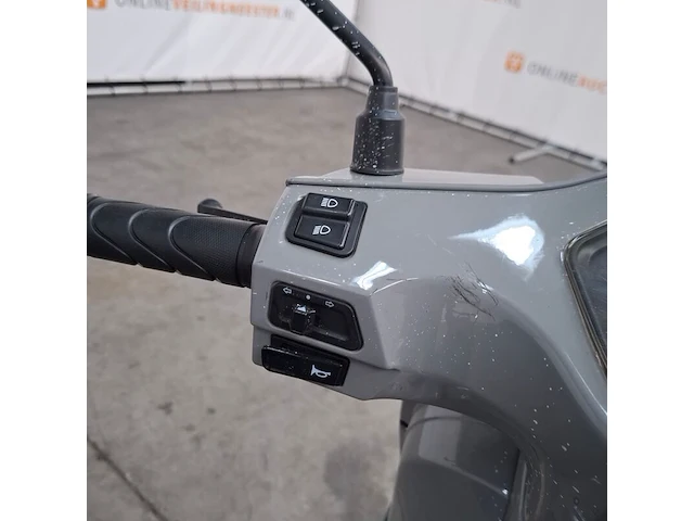 Bromscooter, la souris, sourini, 2022 - afbeelding 13 van  21