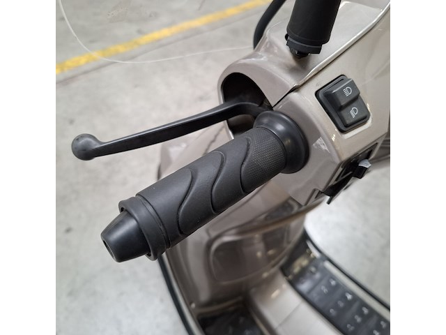 Bromscooter, la souris, sourini, 2023 - afbeelding 14 van  25