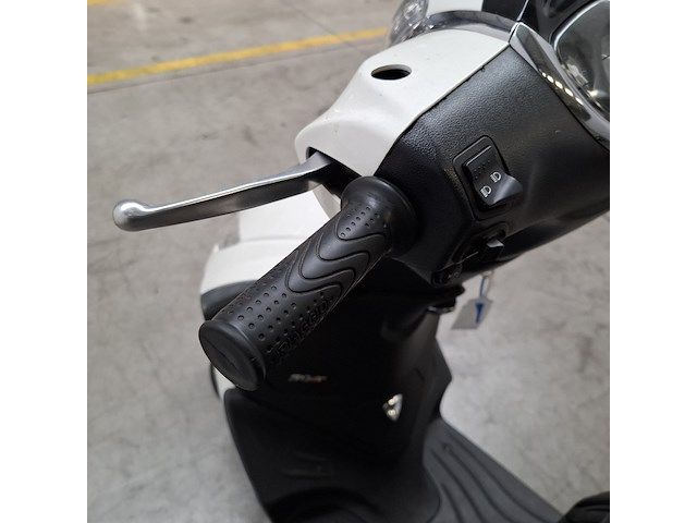 Bromscooter, piaggio, fly, 2018 - afbeelding 19 van  30