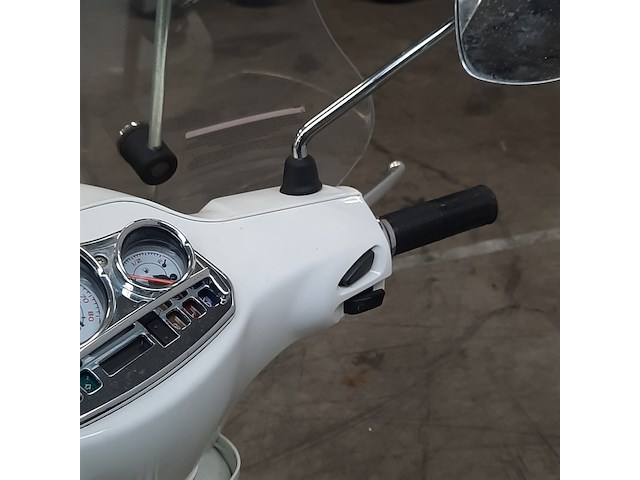 Bromscooter, piaggio, vespa, 2013 - afbeelding 7 van  19