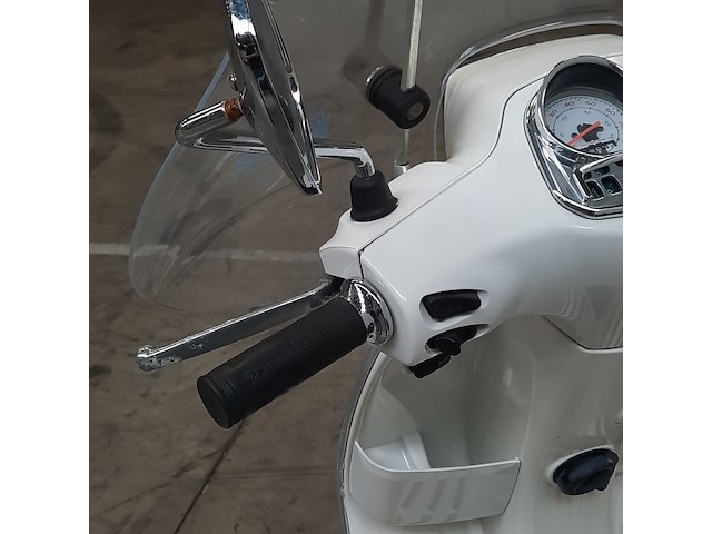 Bromscooter, piaggio, vespa, 2013 - afbeelding 8 van  19