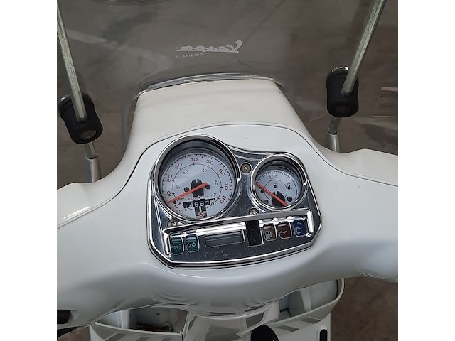 Bromscooter, piaggio, vespa, 2013 - afbeelding 9 van  19