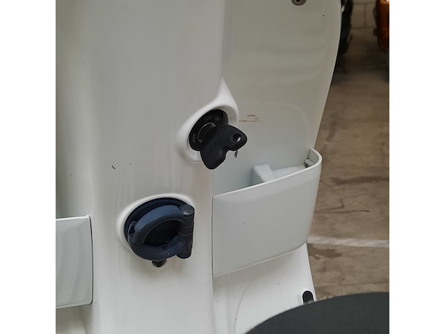 Bromscooter, piaggio, vespa, 2013 - afbeelding 10 van  19