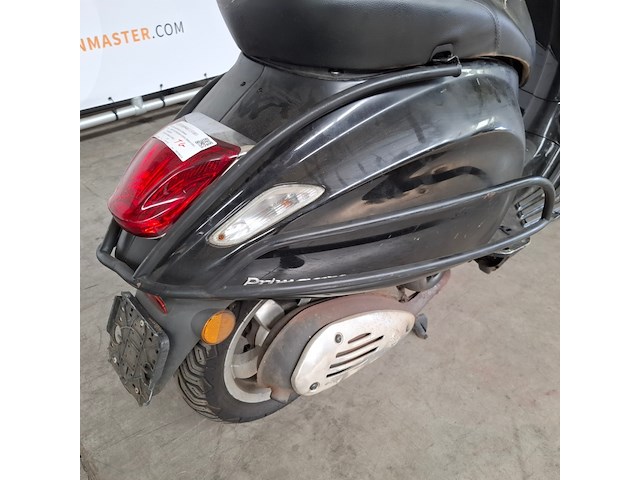 Bromscooter, piaggio, vespa primavera, 2015 - afbeelding 4 van  25