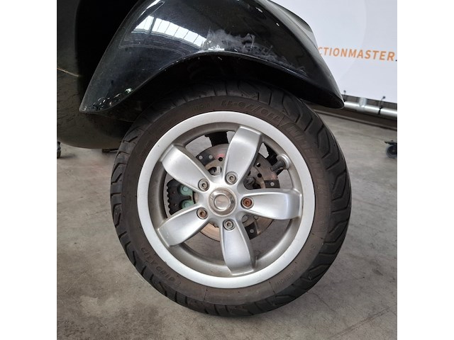 Bromscooter, piaggio, vespa primavera, 2015 - afbeelding 20 van  25