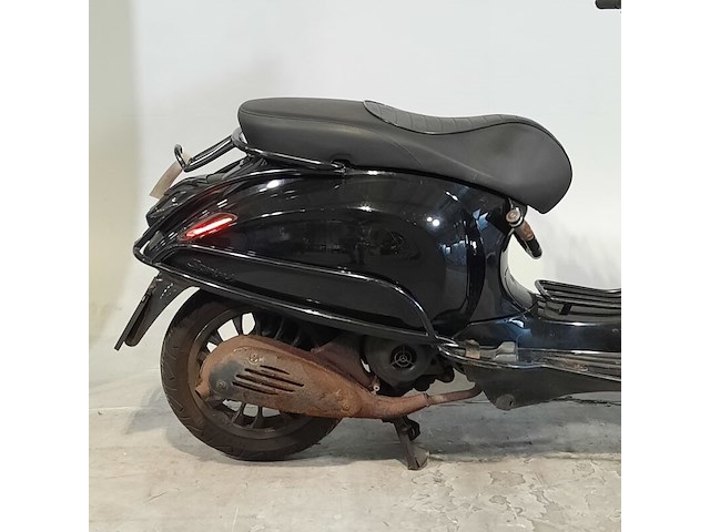 Bromscooter, piaggio, vespa sprint, 2016 - afbeelding 8 van  15