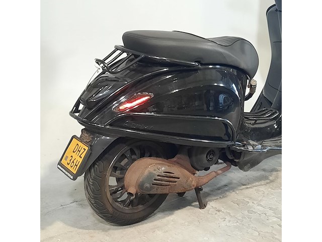 Bromscooter, piaggio, vespa sprint, 2016 - afbeelding 9 van  15