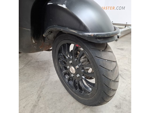 Bromscooter, piaggio, vespa sprint, 2019 - afbeelding 12 van  17