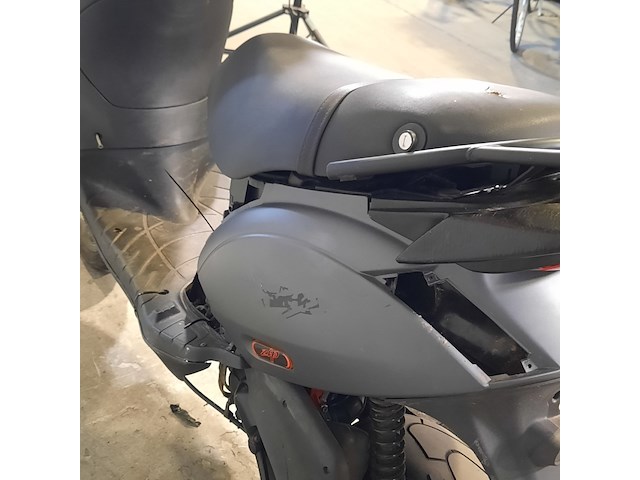 Bromscooter, piaggio, zip, 2022 - afbeelding 9 van  23