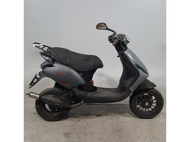 Bromscooter, piaggio, zip, 2022 - afbeelding 1 van  23