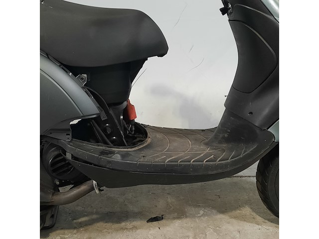 Bromscooter, piaggio, zip, 2022 - afbeelding 17 van  23