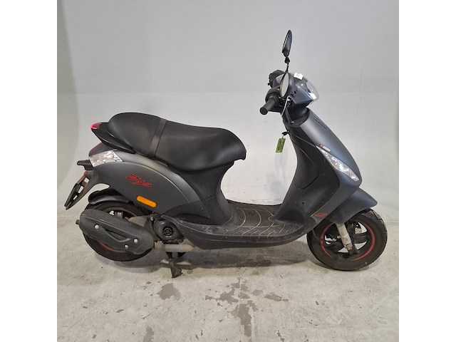 Bromscooter, piaggio, zip, 2024 - afbeelding 1 van  17