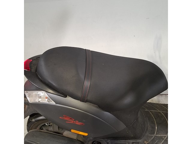 Bromscooter, piaggio, zip, 2024 - afbeelding 13 van  17