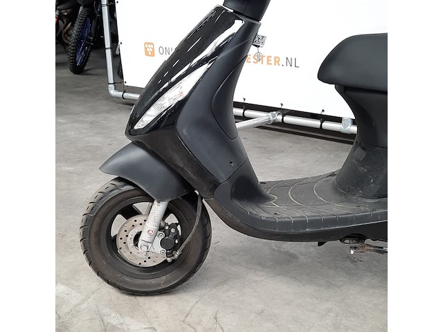 Bromscooter, piaggio, zip, 2024 - afbeelding 8 van  23