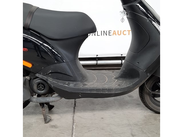 Bromscooter, piaggio, zip, 2024 - afbeelding 17 van  23