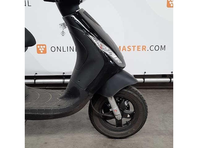 Bromscooter, piaggio, zip, 2024 - afbeelding 18 van  23