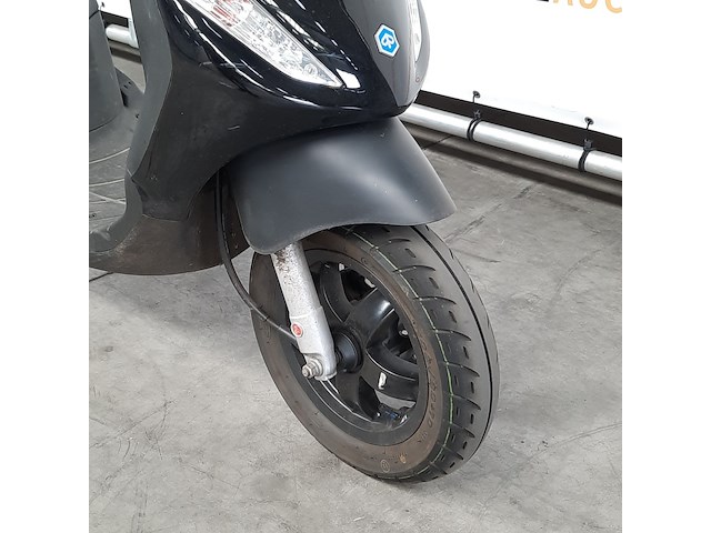 Bromscooter, piaggio, zip, 2024 - afbeelding 20 van  23