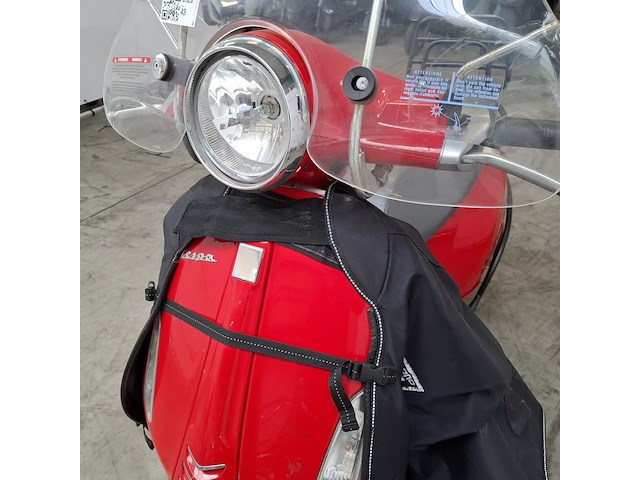 Bromscooter, vespa, primavera , 2015 - afbeelding 16 van  27