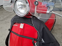 Bromscooter, vespa, primavera , 2015 - afbeelding 16 van  27