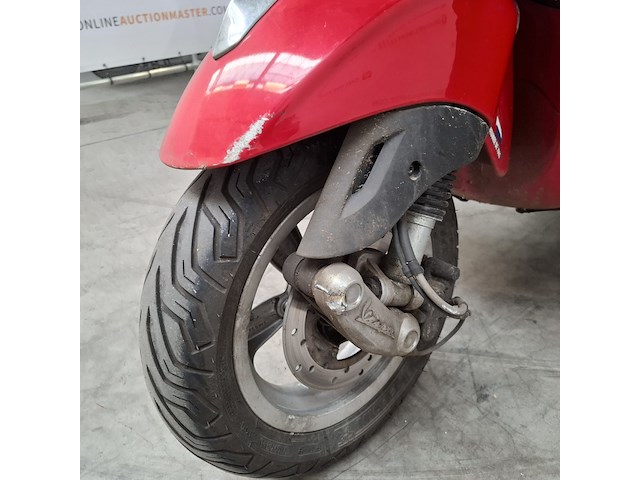 Bromscooter, vespa, primavera , 2015 - afbeelding 18 van  27