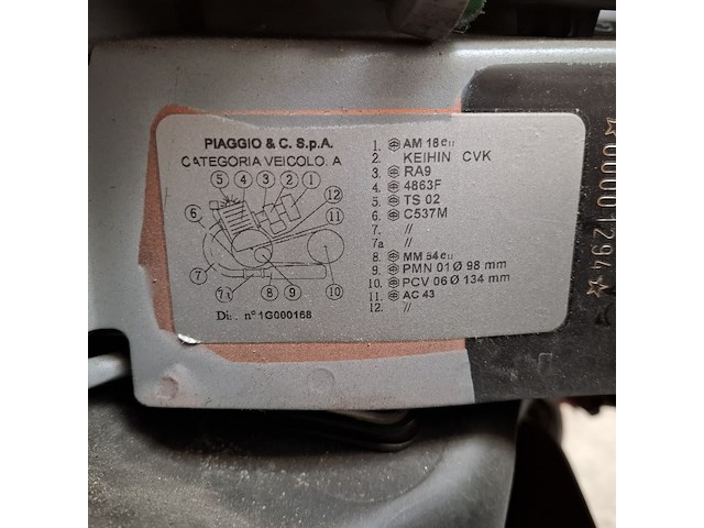 Bromscooter, vespa, primavera , 2017 - afbeelding 6 van  26